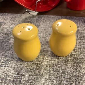 Fiesta (harlequin) Vintage Yellow Shaker Set